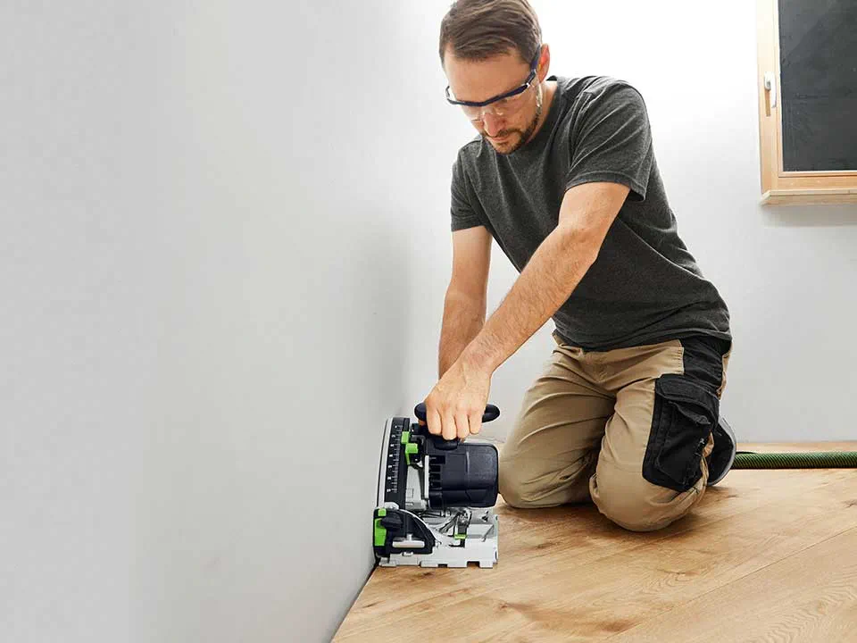 Kapa golv nära vägg med Festool sänksåg